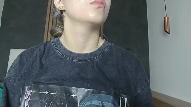 AmbarHills 1 online show from 12/22/25, 11:40