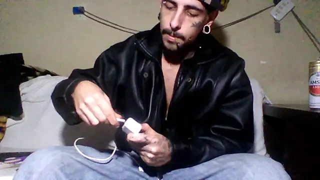 Snapshot of sellvageria chatting on 06/26/26, 10:14 sellvageria online show from 06/26/26, 10:14