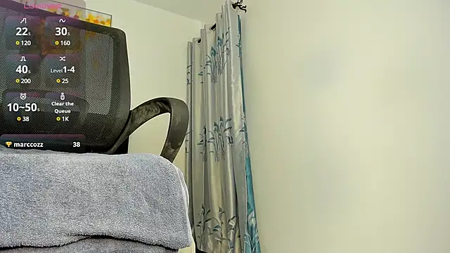 Snapshot of Big_booty_quuen chatting on 12/11/24, 06:25 Big booty quuen online show from 12/11/24, 06:25