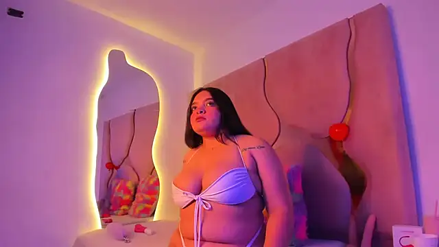 Snapshot of Bellota-ht chatting on 02/15/25, 01:38 Bellota-ht online show from 02/15/25, 01:38