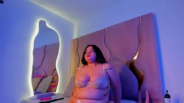 Snapshot of Bellota-ht chatting on 03/06/25, 07:54 Bellota-ht online show from 03/06/25, 07:54