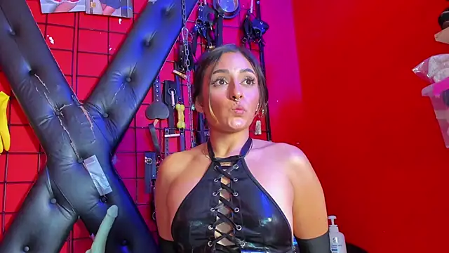 Madame pain  online show from 01/03/25, 06:14