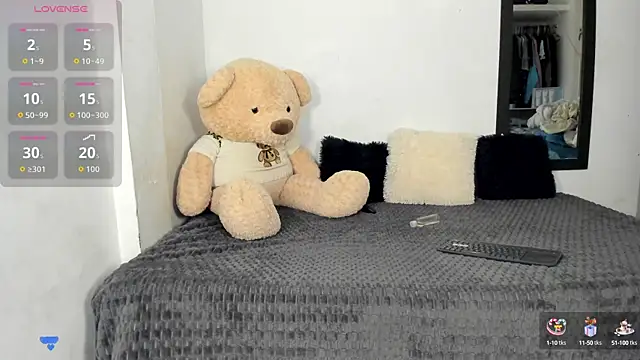 Snapshot of LittleParker chatting on 10/14/25, 12:17 LittleParker online show from 10/14/25, 12:17