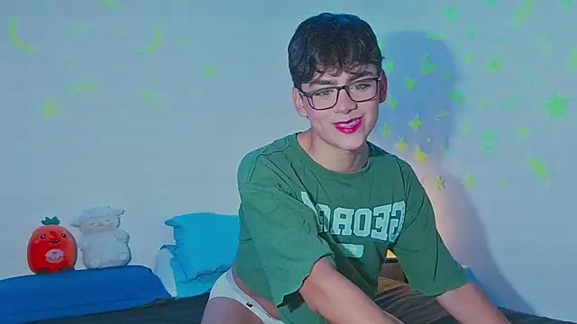 Snapshot of arnold_laurent_ chatting on 12/02/24, 11:51 arnold laurent online show from 12/02/24, 11:51