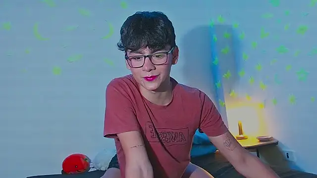 Snapshot of arnold_laurent_ chatting on 12/06/24, 11:14 arnold laurent online show from 12/06/24, 11:14