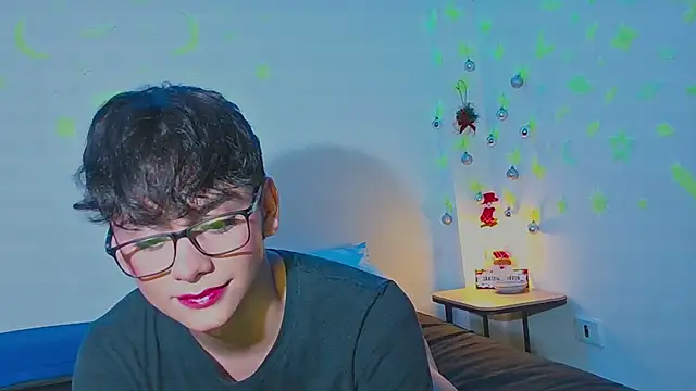 Snapshot of arnold_laurent_ chatting on 12/09/24, 09:26 arnold laurent online show from 12/09/24, 09:26