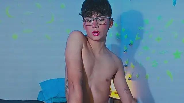 Snapshot of arnold_laurent_ chatting on 12/11/24, 10:38 arnold laurent online show from 12/11/24, 10:38