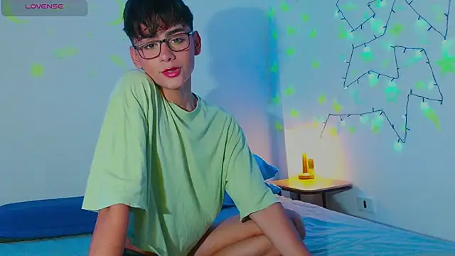 Snapshot of arnold_laurent_ chatting on 01/04/25, 09:41 arnold laurent online show from 01/04/25, 09:41