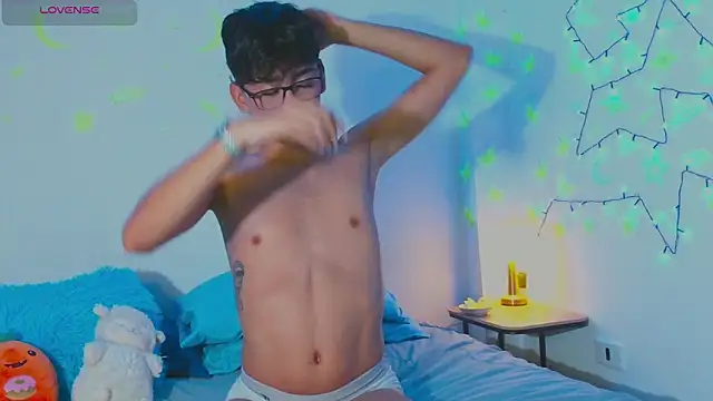 Snapshot of arnold_laurent_ chatting on 01/09/25, 12:03 arnold laurent online show from 01/09/25, 12:03