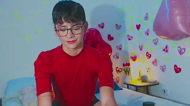 Snapshot of arnold_laurent_ chatting on 02/13/25, 09:27 arnold laurent online show from 02/13/25, 09:27