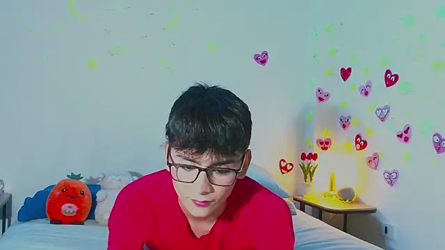 Snapshot of arnold_laurent_ chatting on 02/17/25, 09:19 arnold laurent online show from 02/17/25, 09:19