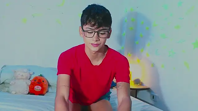 Snapshot of arnold_laurent_ chatting on 02/19/25, 07:27 arnold laurent online show from 02/19/25, 07:27