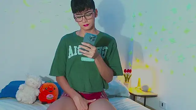 Snapshot of arnold_laurent_ chatting on 02/23/25, 08:22 arnold laurent online show from 02/23/25, 08:22