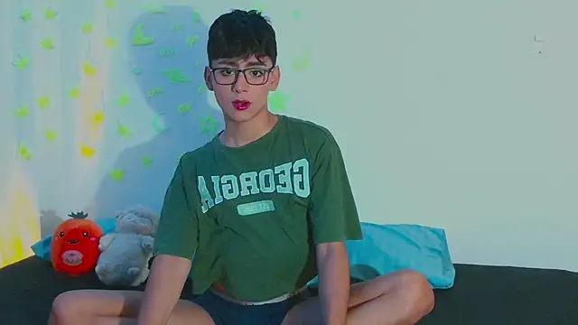 Snapshot of arnold_laurent_ chatting on 03/21/25, 07:13 arnold laurent online show from 03/21/25, 07:13