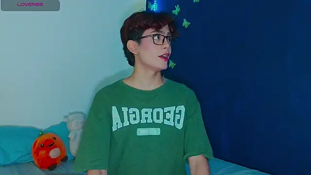 Snapshot of arnold_laurent_ chatting on 12/04/25, 05:17 arnold laurent online show from 12/04/25, 05:17