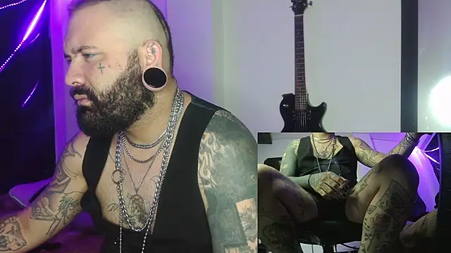 Snapshot of darkclothes chatting on 12/30/24, 10:21 darkclothes online show from 12/30/24, 10:21