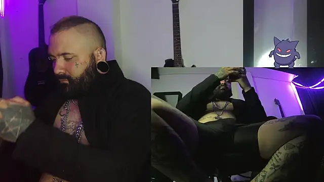 Snapshot of darkclothes chatting on 12/31/24, 07:42 darkclothes online show from 12/31/24, 07:42