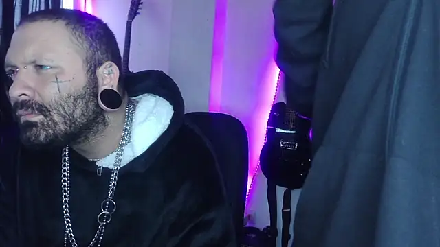 Snapshot of darkclothes chatting on 02/23/25, 11:33 darkclothes online show from 02/23/25, 11:33