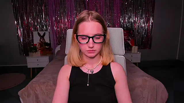 MadelineS69 online show from 03/04/25, 04:27