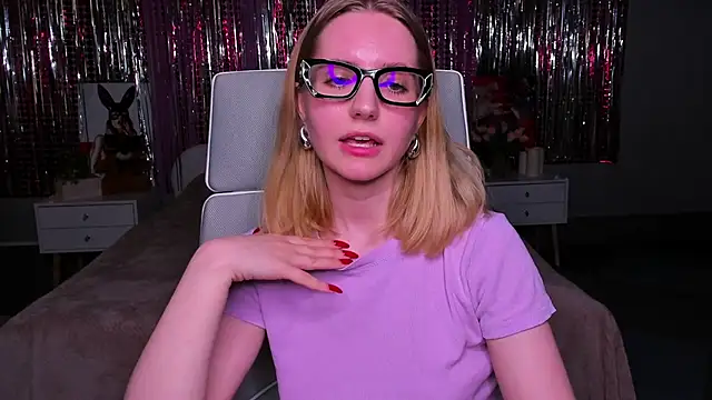 MadelineS69 online show from 03/22/25, 08:18