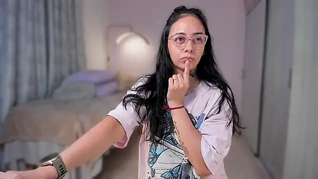 Snapshot of Aleja24Evans chatting on 02/24/26, 01:03 Aleja24Evans online show from 02/24/26, 01:03