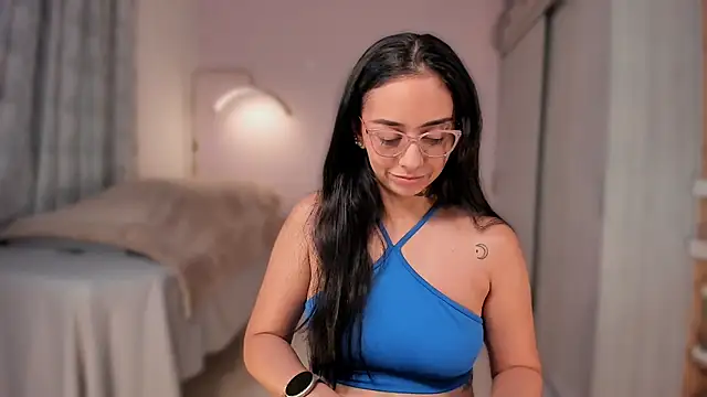 Snapshot of Aleja24Evans chatting on 03/04/26, 01:55 Aleja24Evans online show from 03/04/26, 01:55