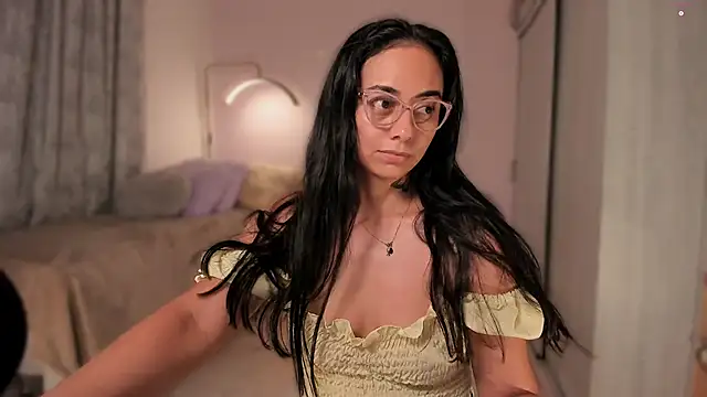 Snapshot of Aleja24Evans chatting on 03/15/26, 01:33 Aleja24Evans online show from 03/15/26, 01:33