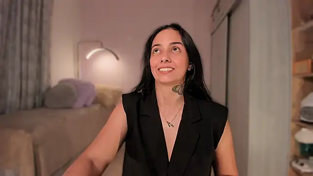 Snapshot of Aleja24Evans chatting on 03/21/26, 12:48 Aleja24Evans online show from 03/21/26, 12:48