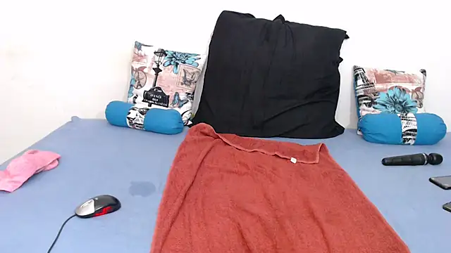 Snapshot of ThickAss90 chatting on 02/16/25, 11:05 ThickAss90 online show from 02/16/25, 11:05