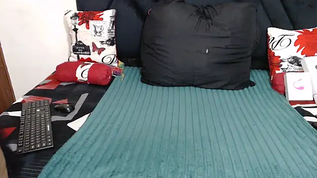 Snapshot of ThickAss90 chatting on 09/15/25, 11:05 ThickAss90 online show from 09/15/25, 11:05