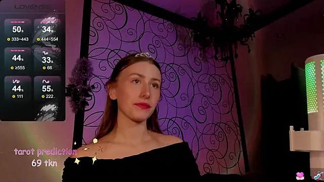 Snapshot of Emily_April chatting on 12/17/24, 01:50 Emily April online show from 12/17/24, 01:50