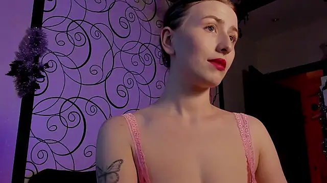 Snapshot of Emily_April chatting on 12/18/24, 09:58 Emily April online show from 12/18/24, 09:58