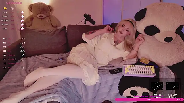 Snapshot of _rose_monarch_ chatting on 12/02/24, 11:07 rose monarch online show from 12/02/24, 11:07