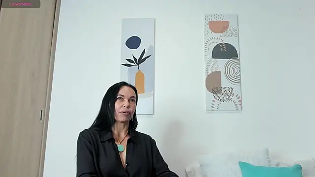 Snapshot of Evawalker_ chatting on 02/08/25, 04:14 Evawalker online show from 02/08/25, 04:14