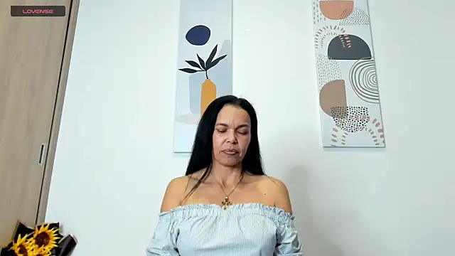 Snapshot of Evawalker_ chatting on 02/20/25, 01:57 Evawalker online show from 02/20/25, 01:57