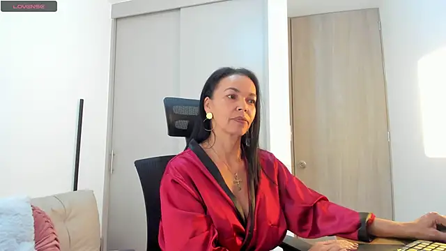 Snapshot of Evawalker_ chatting on 09/12/25, 08:20 Evawalker online show from 09/12/25, 08:20