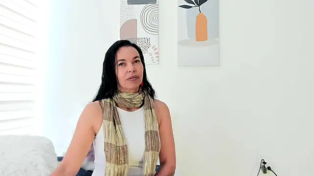 Snapshot of Evawalker_ chatting on 10/17/25, 06:21 Evawalker online show from 10/17/25, 06:21