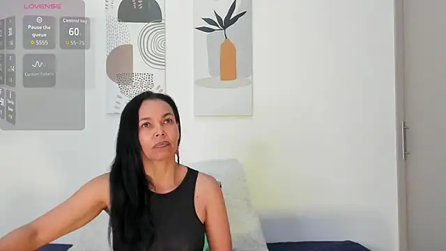 Snapshot of Evawalker_ chatting on 12/03/25, 03:03 Evawalker online show from 12/03/25, 03:03