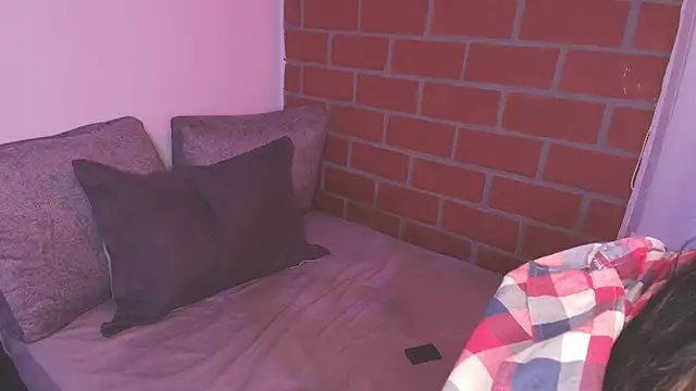 AmyW0w online show from 12/14/25, 05:51