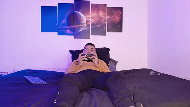 Snapshot of evanandsunny chatting on 11/30/25, 09:41 evanandsunny online show from 11/30/25, 09:41