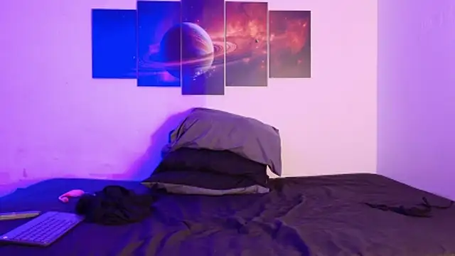 Snapshot of evanandsunny chatting on 12/19/25, 11:23 evanandsunny online show from 12/19/25, 11:23