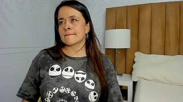 Daphne81  online show from 03/01/25, 09:07