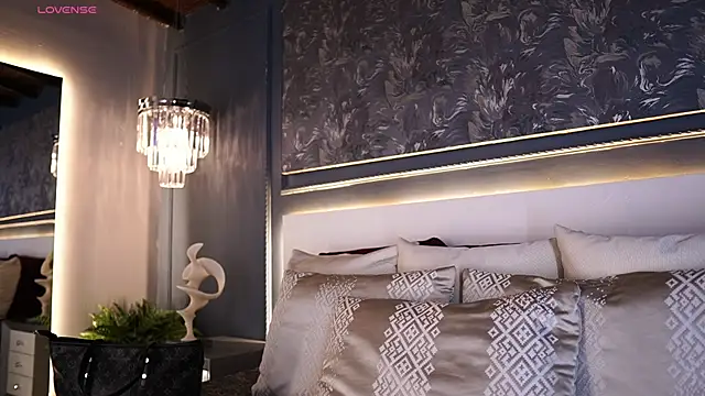 Snapshot of AylinMillerxs chatting on 01/06/26, 08:01 AylinMillerxs online show from 01/06/26, 08:01