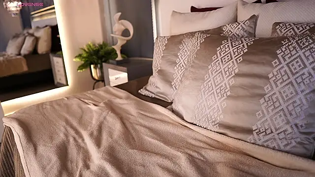 Snapshot of AylinMillerxs chatting on 01/15/26, 08:01 AylinMillerxs online show from 01/15/26, 08:01