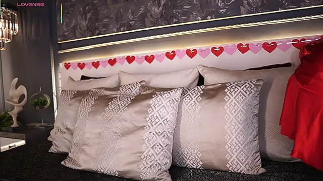 Snapshot of AylinMillerxs chatting on 02/14/26, 08:16 AylinMillerxs online show from 02/14/26, 08:16