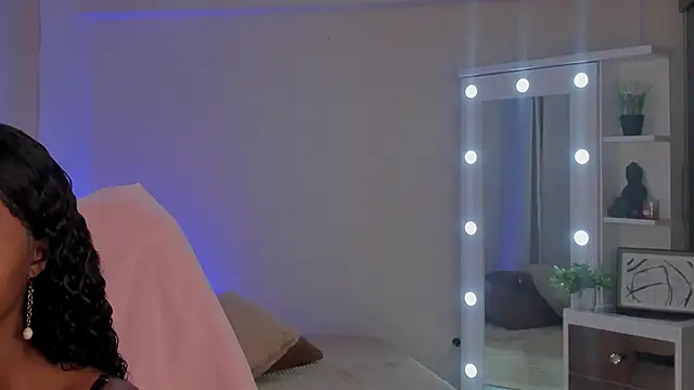 SavannahWildee online show from 01/11/25, 11:12