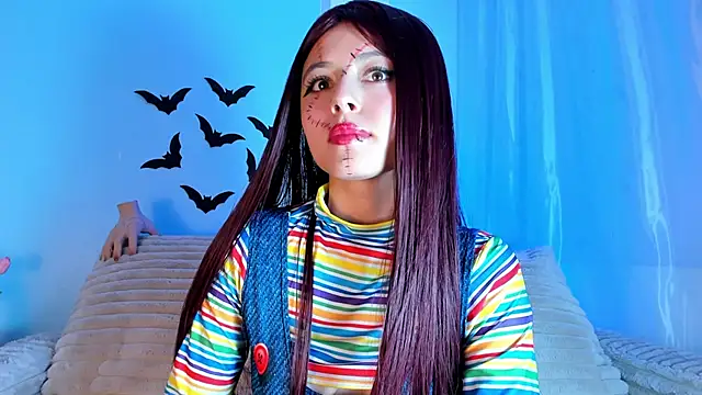 Snapshot of EmilyWithe chatting on 10/20/25, 11:27 EmilyWithe online show from 10/20/25, 11:27