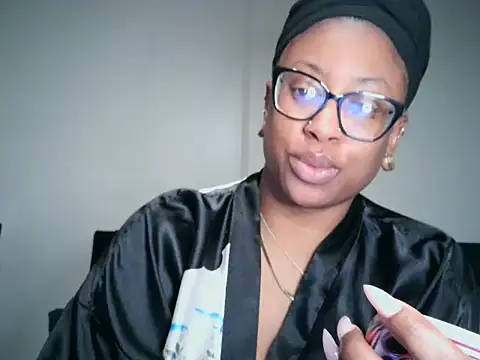 Snapshot of Nyxie_Chaos chatting on 03/16/26, 02:43 Nyxie Chaos online show from 03/16/26, 02:43