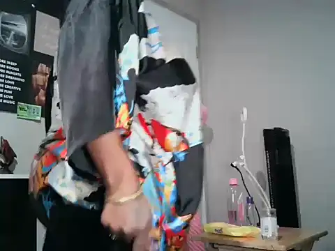 Snapshot of Nyxie_Chaos chatting on 03/17/26, 01:47 Nyxie Chaos online show from 03/17/26, 01:47