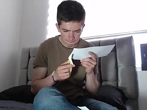 Snapshot of Eliantg chatting on 12/31/24, 05:29 Eliantg online show from 12/31/24, 05:29